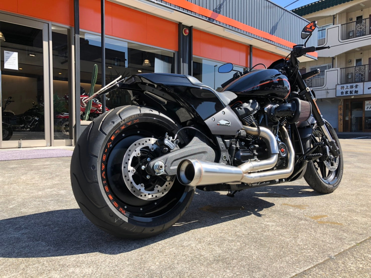 NhB Exhaust for M8 Softails