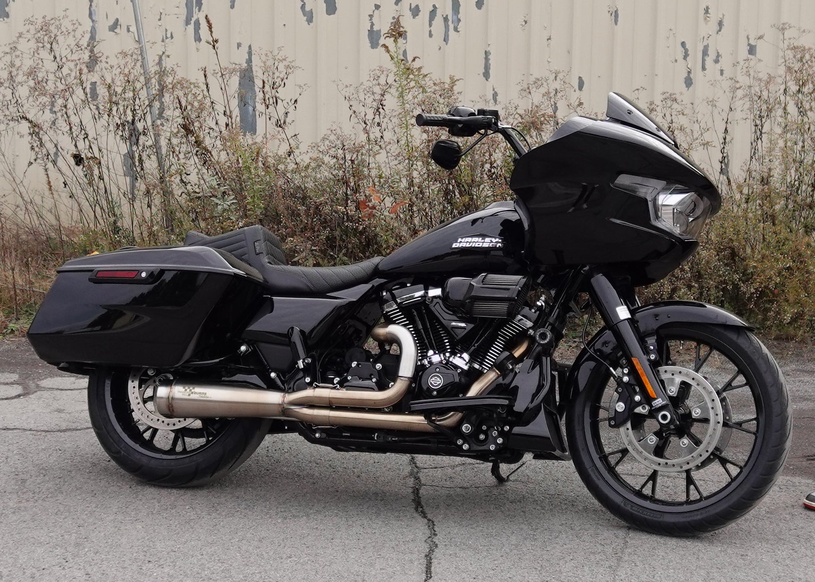 Traveling Tall - NhB Exhaust for M8 Baggers