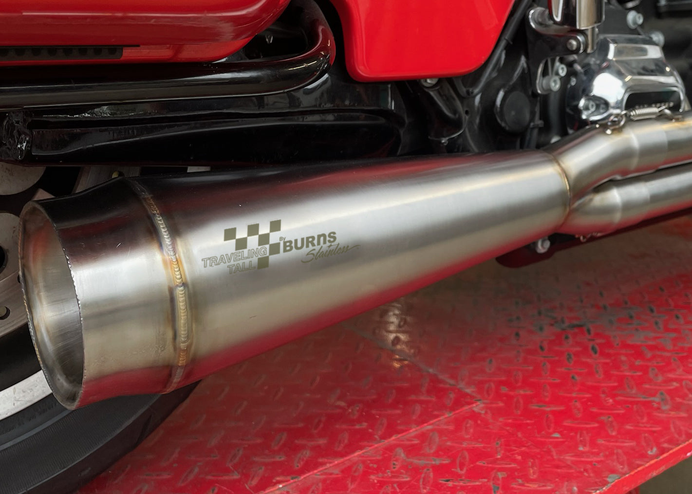 Traveling Tall - NhB Exhaust for M8 Baggers
